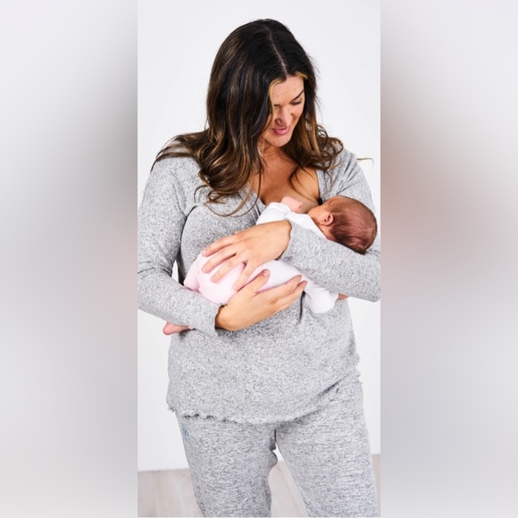 Latched Mama Nest Jogger Set XS in Heathered Rose - Picture 5 of 9